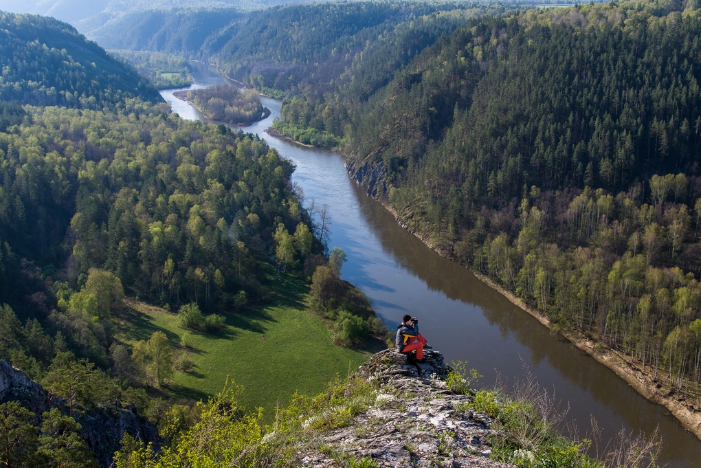 От рассвета до заката. День на реке Белой (серия)