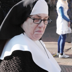 2015. Монахиня на карнавале.