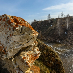 Весной камни тоже расцветают (серия)