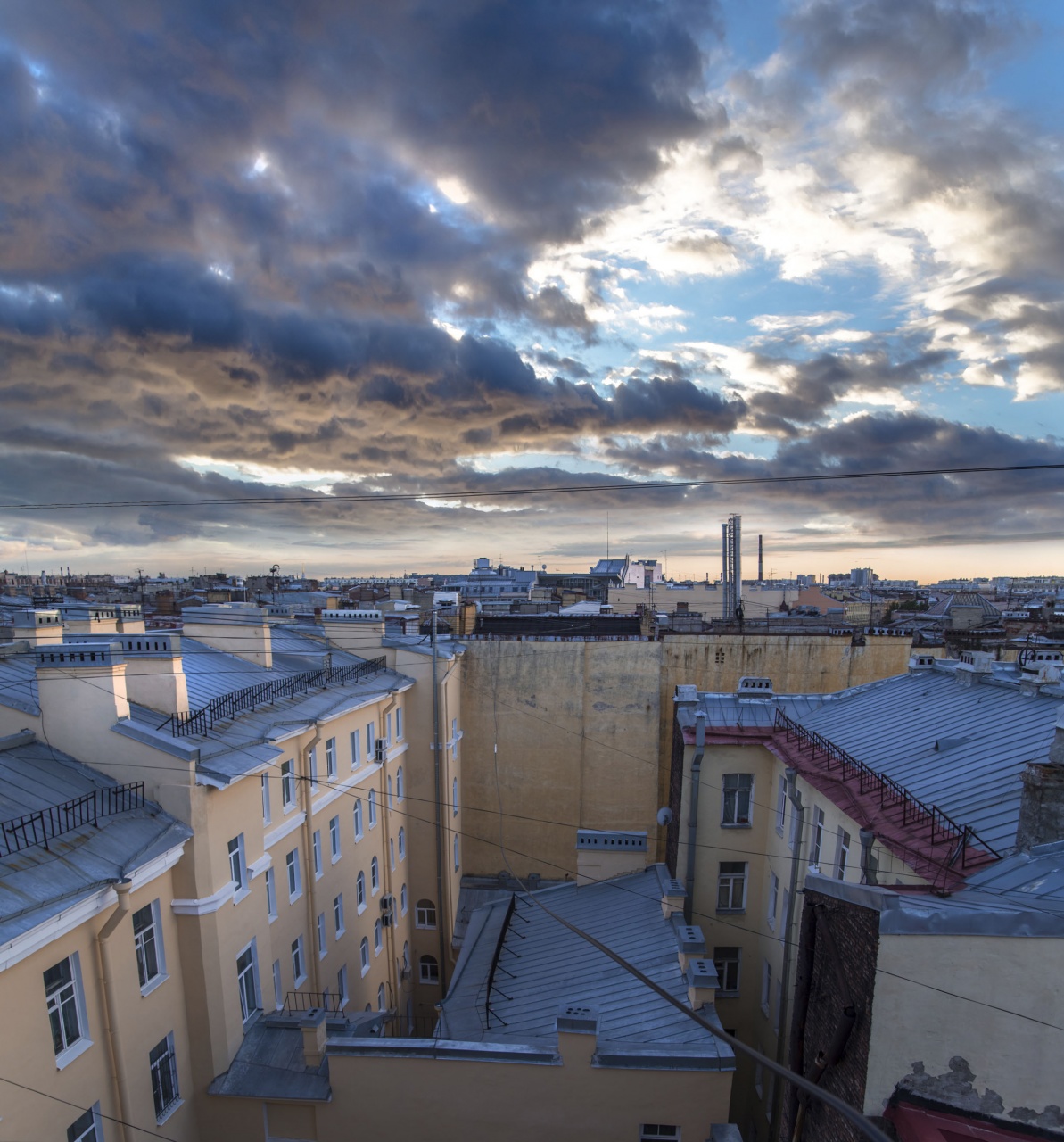 КРЫШИ ПИТЕРА (серия)