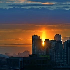 Город при свете свечи автора tumanov