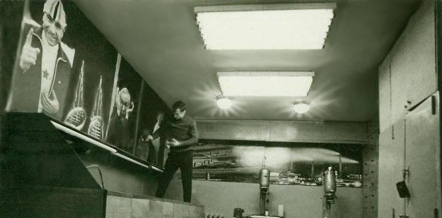 1973. В фотолаборатории ЧГПИ.