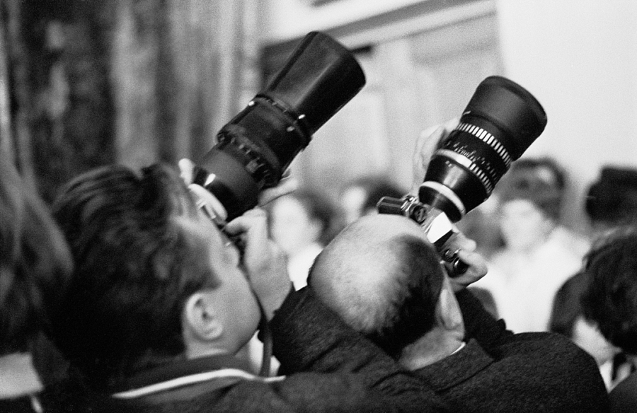 1967. Юрий Теуш (справа) и Евгений Ткаченко на съёмке в актовом зале ЧГПИ (пединститут)
