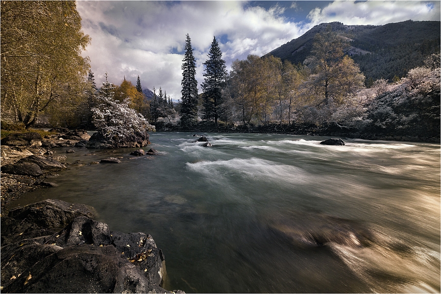 На реке