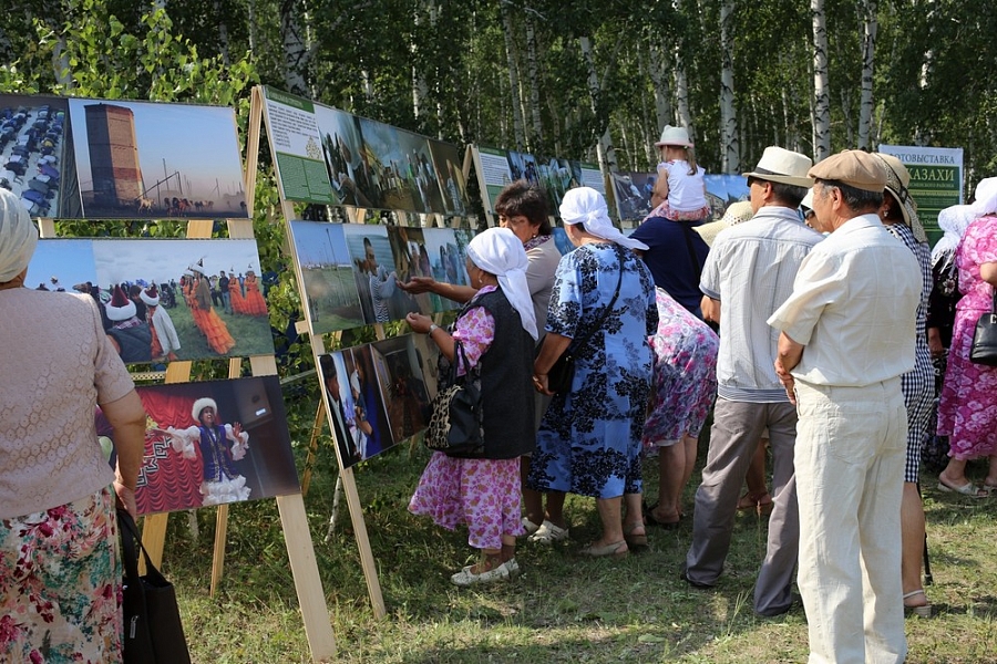 Выставка ''Казахи Чесменского района''