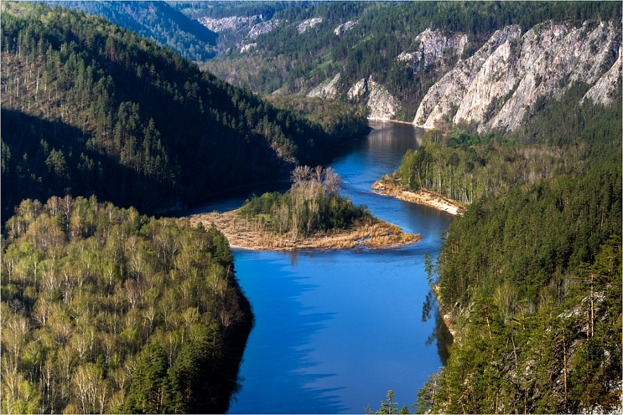 От рассвета до заката. День на реке Белой (серия)